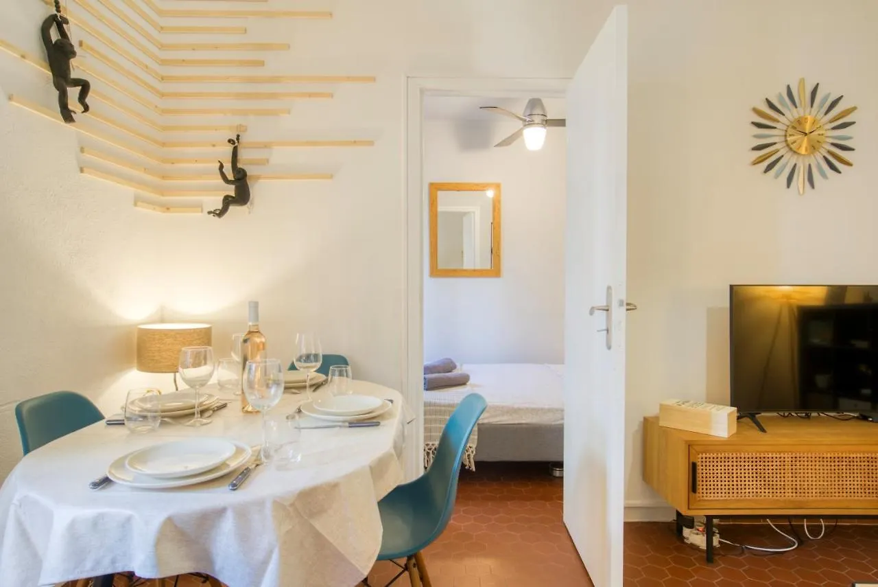 Appartement Cosy, Modern, Fully Equipped, Air Conditioning, Nice Historical, Old Town, 1Minute Walk From Beach - 