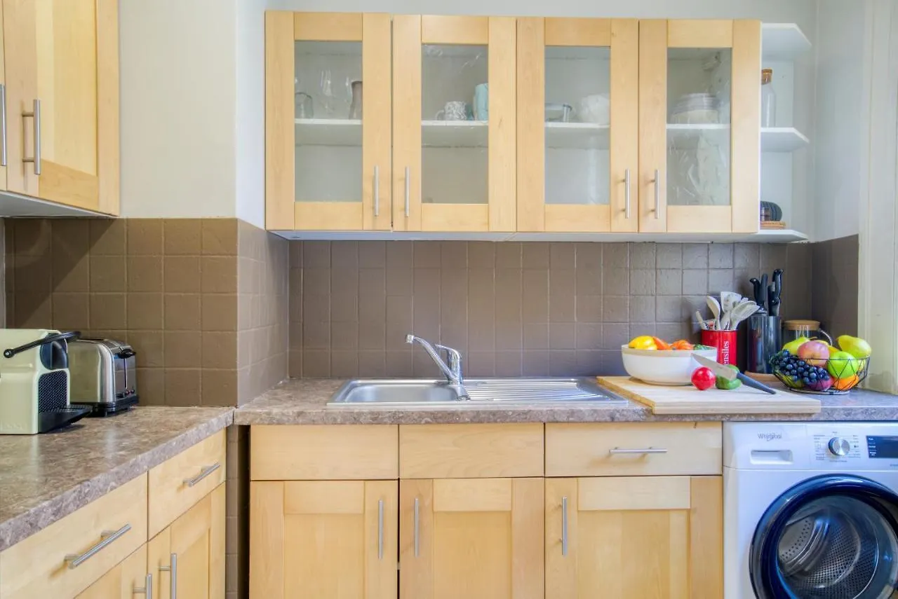 Cosy, Modern, Fully Equipped, Air Conditioning, Nice Historical, Old Town, 1Minute Walk From Beach - 