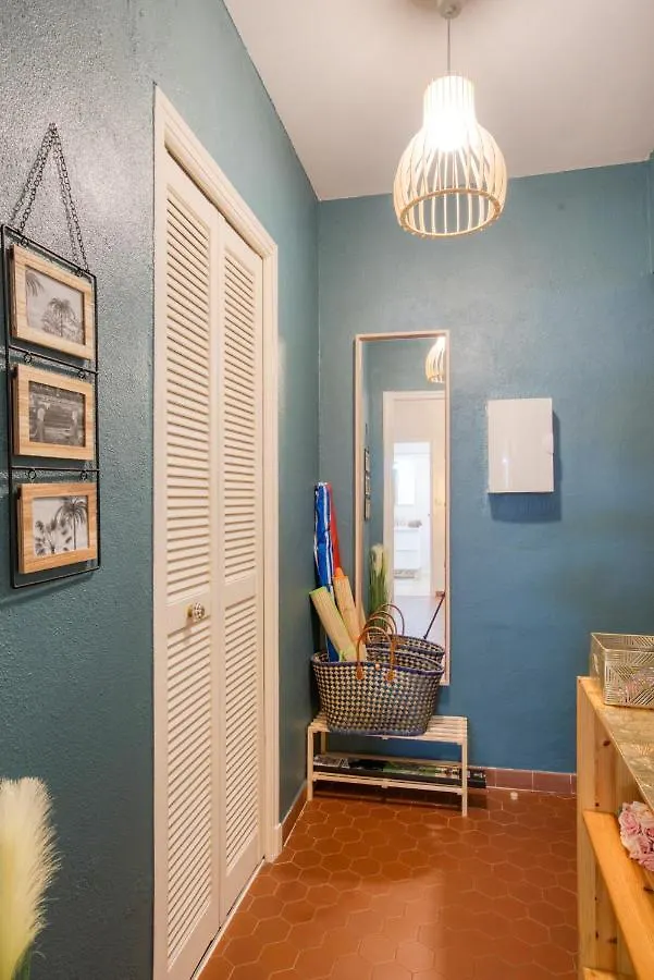 Cosy, Modern, Fully Equipped, Air Conditioning, Nice Historical, Old Town, 1Minute Walk From Beach - 
