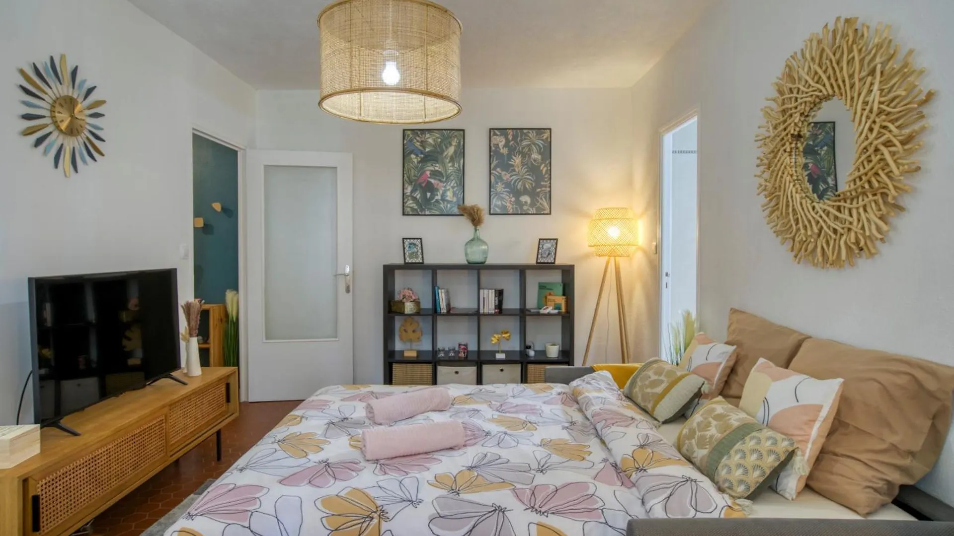 Appartement Cosy, Modern, Fully Equipped, Air Conditioning, Nice Historical, Old Town, 1Minute Walk From Beach - 