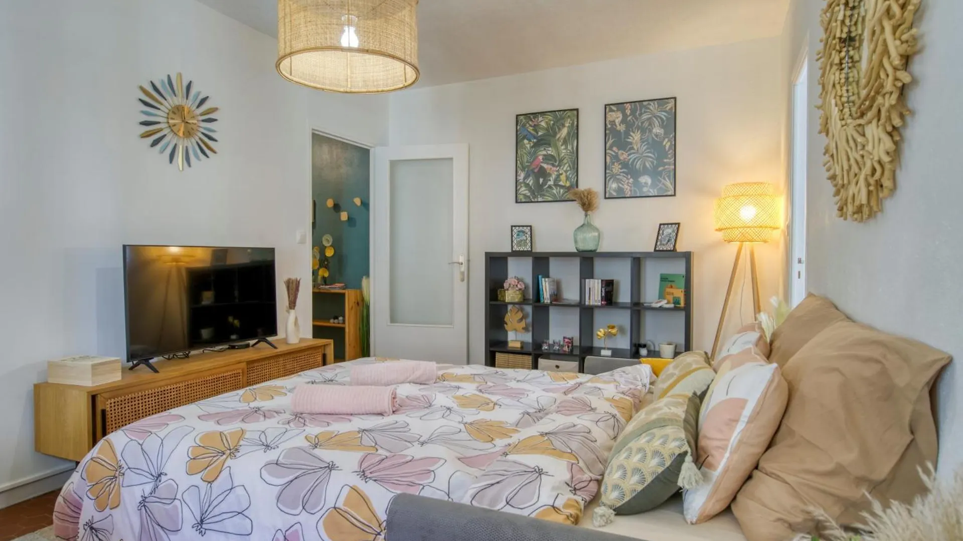 Appartement Cosy, Modern, Fully Equipped, Air Conditioning, Nice Historical, Old Town, 1Minute Walk From Beach - 