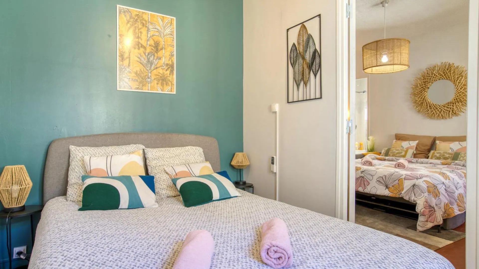Cosy, Modern, Fully Equipped, Air Conditioning, Nice Historical, Old Town, 1Minute Walk From Beach - 