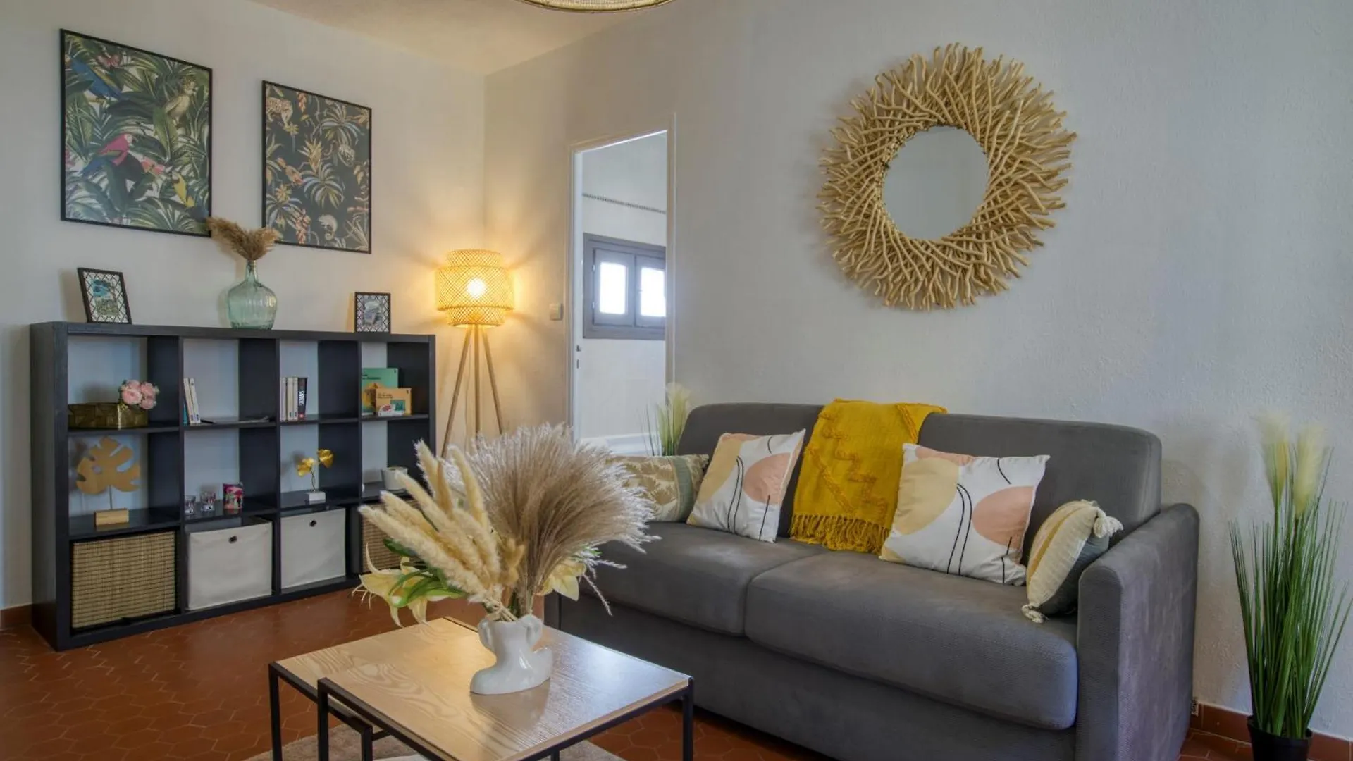 Lägenhet Cosy, Modern, Fully Equipped, Air Conditioning, Nice Historical, Old Town, 1Minute Walk From Beach - 